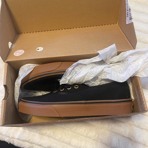 Vans Shoes - Vans Authentic Gum Shoe - Women’s Size 6.5